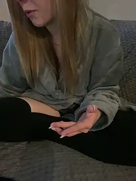 Mia harmati online show from 31, 1, 2025