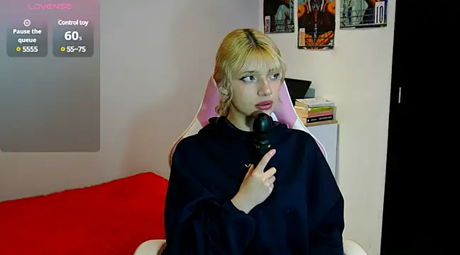 HiScarlett online show from 5, 3, 2025