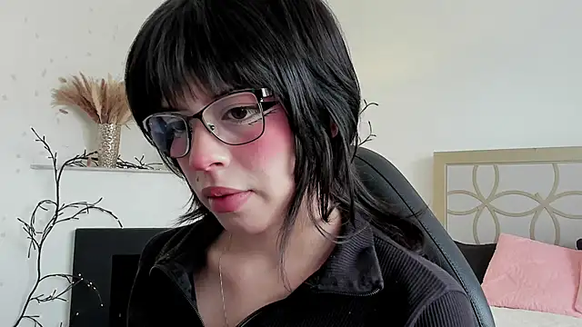 NattashaHotson online show from 2, 2, 2025