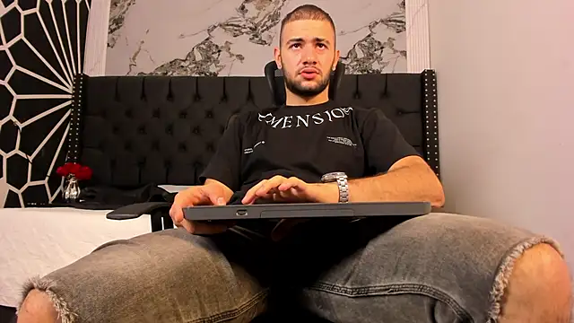 MaximusDick1  online show from 31, 5, 2026