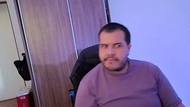 Snapshot of bearcloudcomputa chatting on 17, 11, 2025 bearcloudcomputa online show from 17, 11, 2025