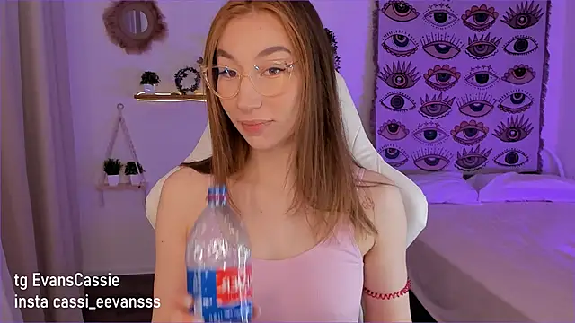 Snapshot of Cassie_Ice chatting on 21, 2, 2025 Cassie Ice online show from 21, 2, 2025