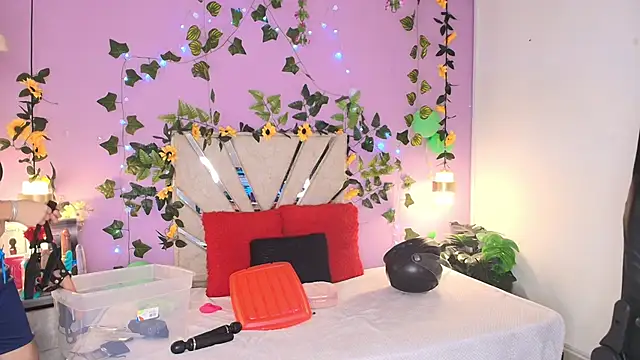 BRITHANY SPARK online show from 24, 4, 2026