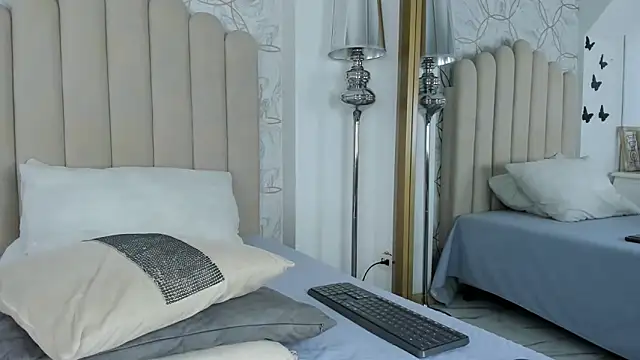 Foxy200   online show from 15, 12, 2024