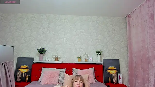 Snapshot of KattyPeachX chatting on 2, 6, 2026 KattyPeachX online show from 2, 6, 2026