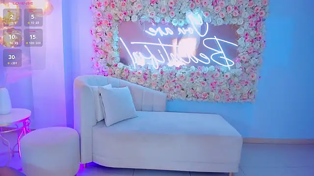 ValeriaRoldanX online show from 4, 2, 2025