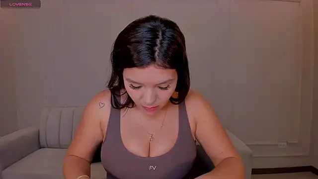 ValeriaRoldanX online show from 10, 6, 2026