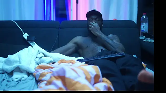 MacTroy online show from 13, 10, 2025