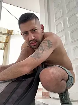 JuanZapata33 online show from 7, 12, 2024