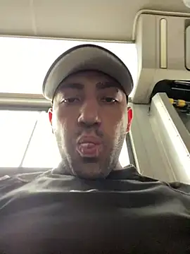 JuanZapata33 online show from 8, 3, 2025