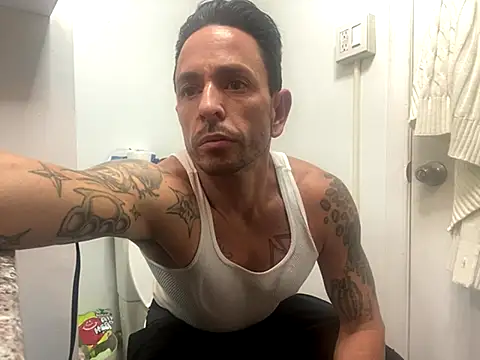 Snapshot of Gman143187 chatting on 8, 10, 2025 Gman143187 online show from 8, 10, 2025