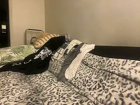 Snapshot of Gman143187 chatting on 8, 10, 2025 Gman143187 online show from 8, 10, 2025