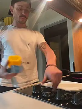 Snapshot of Gman143187 chatting on 14, 10, 2025 Gman143187 online show from 14, 10, 2025