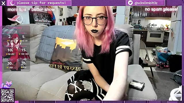 Snapshot of v3n0mb1t3z chatting on 8, 11, 2025 v3n0mb1t3z online show from 8, 11, 2025