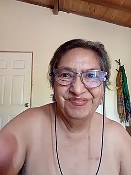 florecita69 online show from 15, 10, 2025