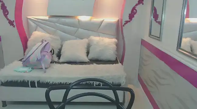 Snapshot of Mayaa_ross chatting on 19, 12, 2024 Mayaa ross online show from 19, 12, 2024