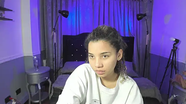 Snapshot of Mayaa_ross chatting on 14, 9, 2025 Mayaa ross online show from 14, 9, 2025