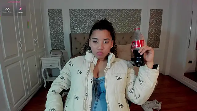 Snapshot of Mayaa_ross chatting on 15, 9, 2025 Mayaa ross online show from 15, 9, 2025