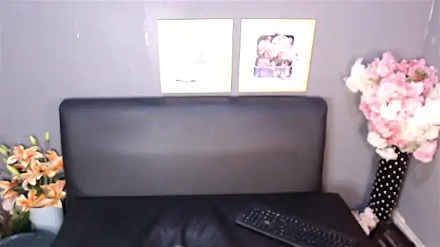 Littleindianmilf online show from 5, 3, 2025