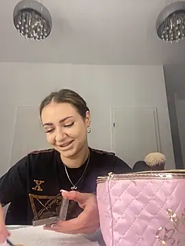 Abby  White online show from 25, 9, 2025