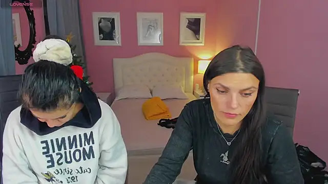 EricaAndPenelopa online show from 4, 1, 2025