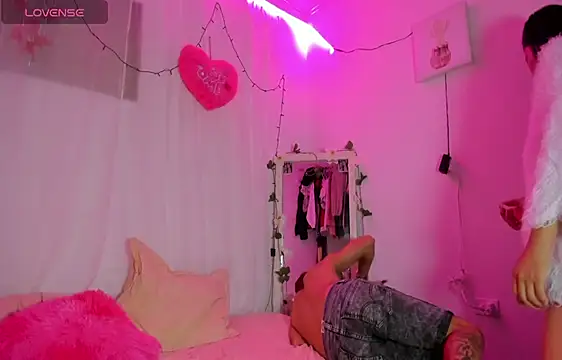 Snapshot of catalina_and_roger chatting on 23, 2, 2025 catalina and roger online show from 23, 2, 2025