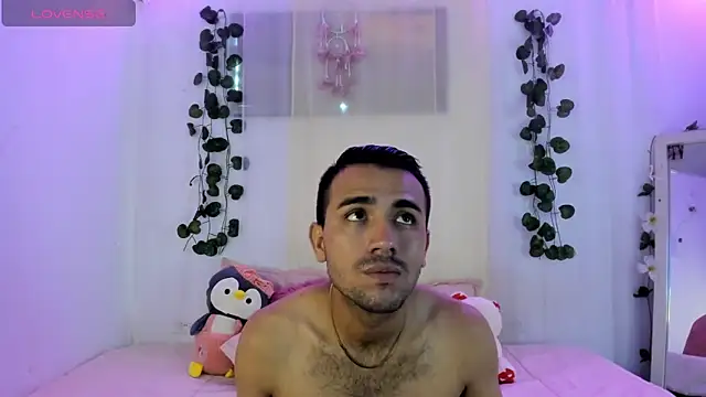 Snapshot of catalina_and_roger chatting on 23, 9, 2025 catalina and roger online show from 23, 9, 2025