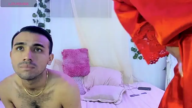 Snapshot of catalina_and_roger chatting on 14, 10, 2025 catalina and roger online show from 14, 10, 2025