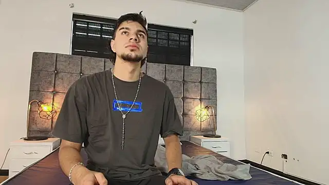 Amadeo Wild online show from 7, 3, 2025