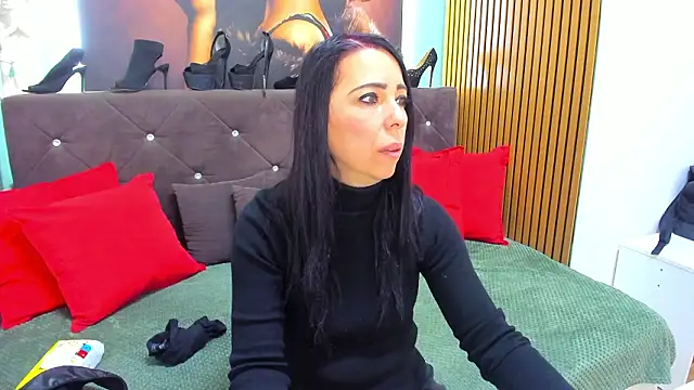 LauraSin online show from 28, 2, 2026