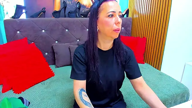 LauraSin online show from 28, 4, 2026