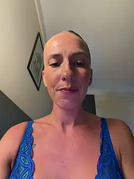 lola tentatiion online show from 11, 7, 2026