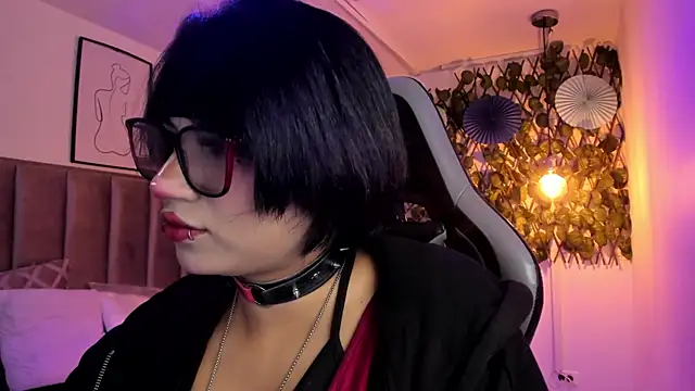 Kitty Gang online show from 28, 4, 2026