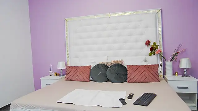 Lenna Paul online show from 28, 2, 2025