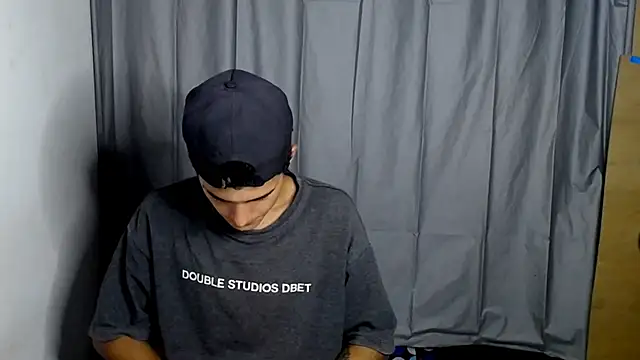 Snapshot of freddy_romas chatting on 1, 2, 2025 freddy romas online show from 1, 2, 2025