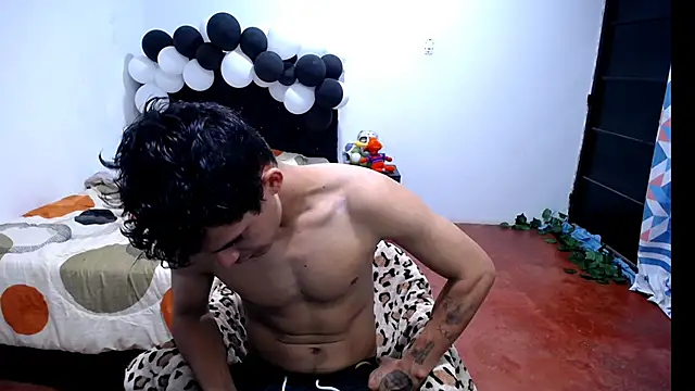 Snapshot of freddy_romas chatting on 10, 10, 2025 freddy romas online show from 10, 10, 2025