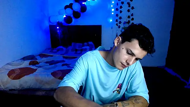 Snapshot of freddy_romas chatting on 12, 11, 2025 freddy romas online show from 12, 11, 2025