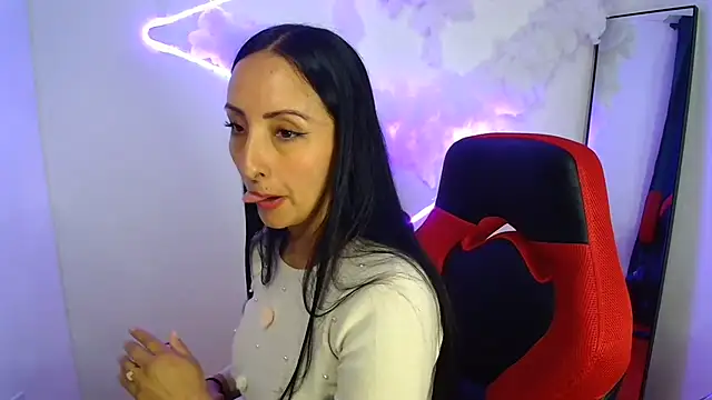 yaralyminjo2 online show from 22, 1, 2025