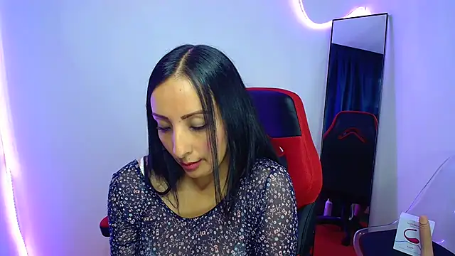 yaralyminjo2 online show from 6, 3, 2025