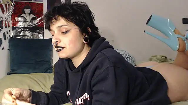 kinkyspirali online show from 16, 12, 2025