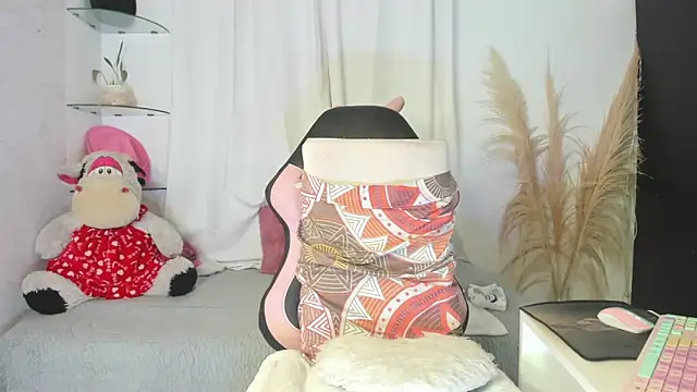 Leslie browm online show from 6, 2, 2026