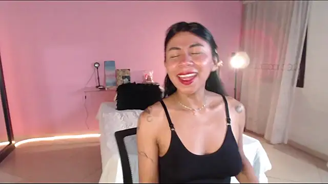 selene gils online show from 10, 6, 2026