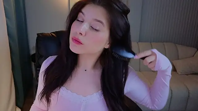 Jenna Adams  online show from 18, 3, 2025