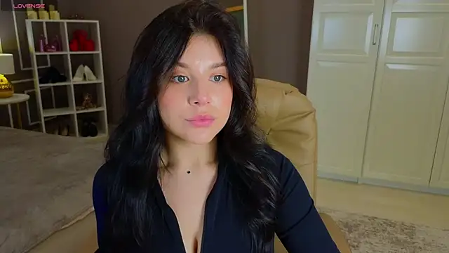 Jenna Adams  online show from 18, 9, 2025