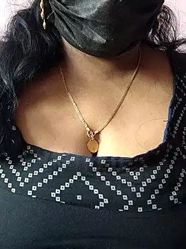 mallu-sumi online show from 9, 4, 2026