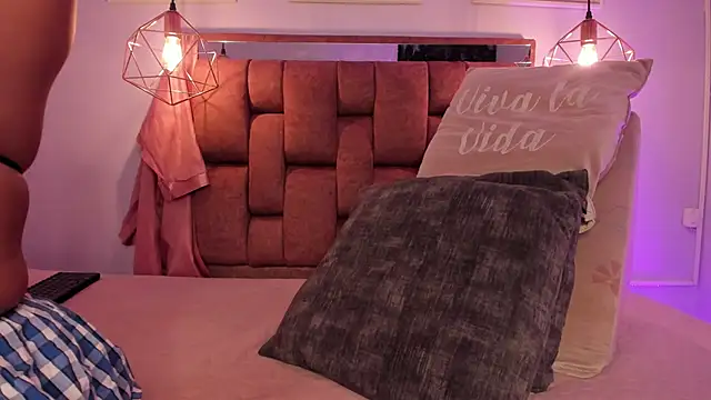 kristakinnky online show from 10, 4, 2026