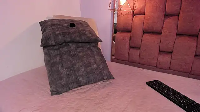 kristakinnky online show from 24, 4, 2026