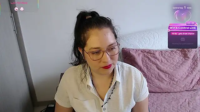 Snapshot of May_Carlier chatting on 25, 3, 2026 May Carlier online show from 25, 3, 2026