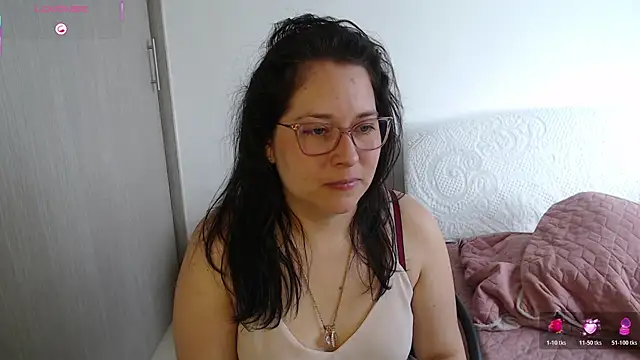 Snapshot of May_Carlier chatting on 31, 3, 2026 May Carlier online show from 31, 3, 2026