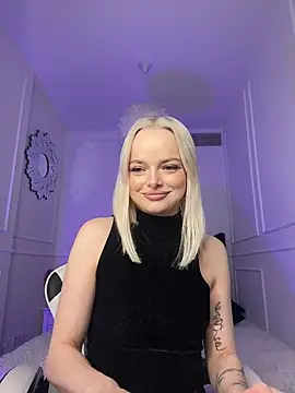 Snapshot of horny_blondiee chatting on 22, 3, 2025 horny blondiee online show from 22, 3, 2025